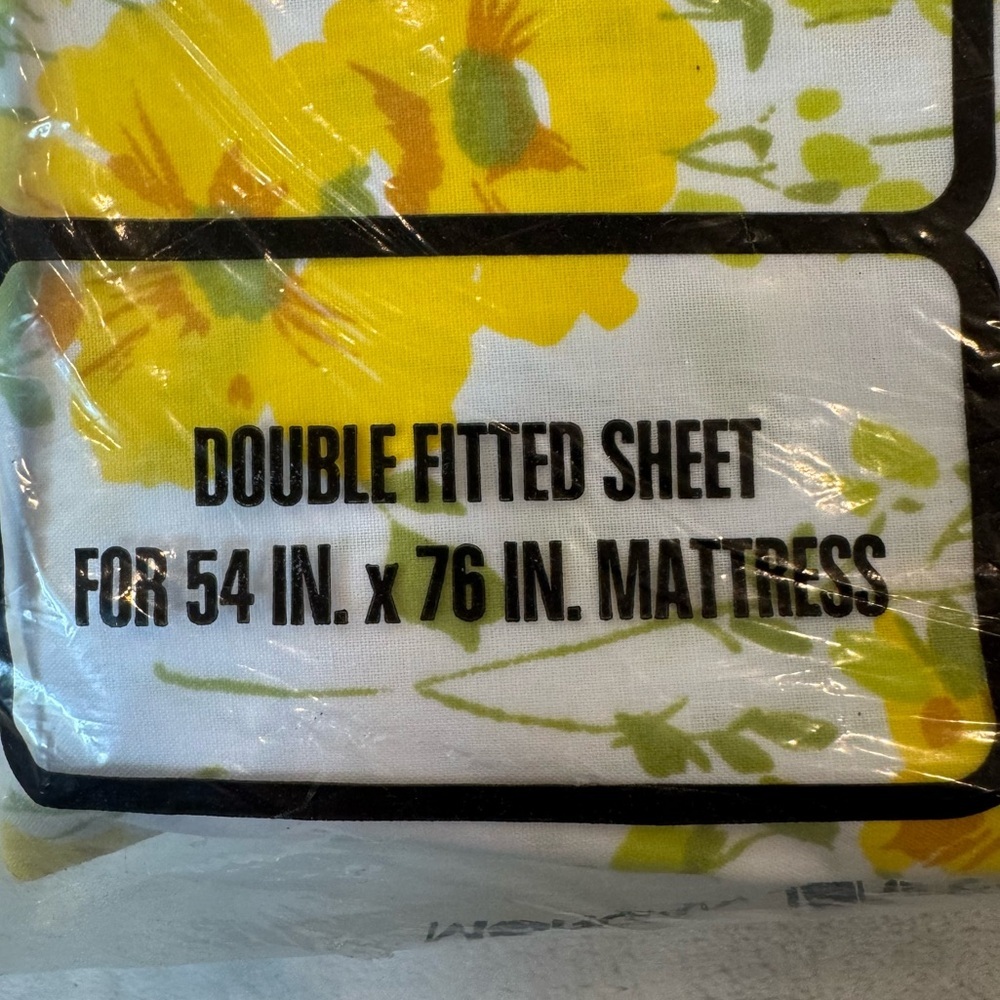 NOS Vintage 70s Yellow Floral Sheet Set by Morgan Jones - Picture 6 of 8